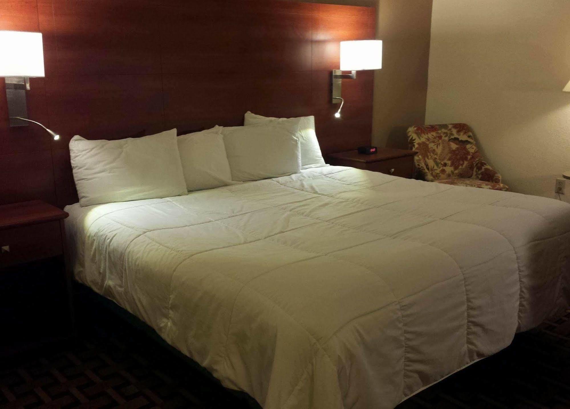 Hotel Baymont By Wyndham Paducah Extérieur photo